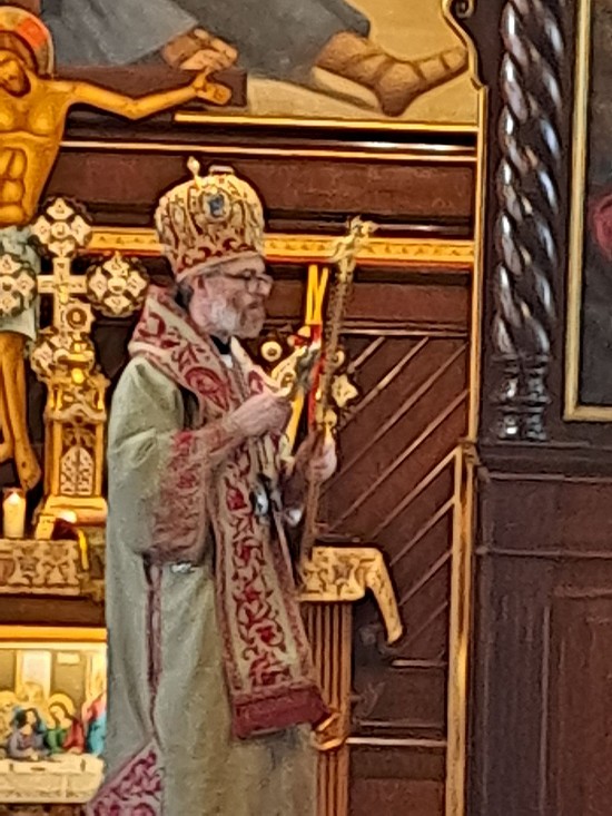 Bishop Nikodhim blessing the faithful
